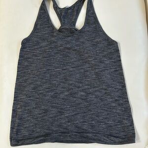 Lululemon tank.